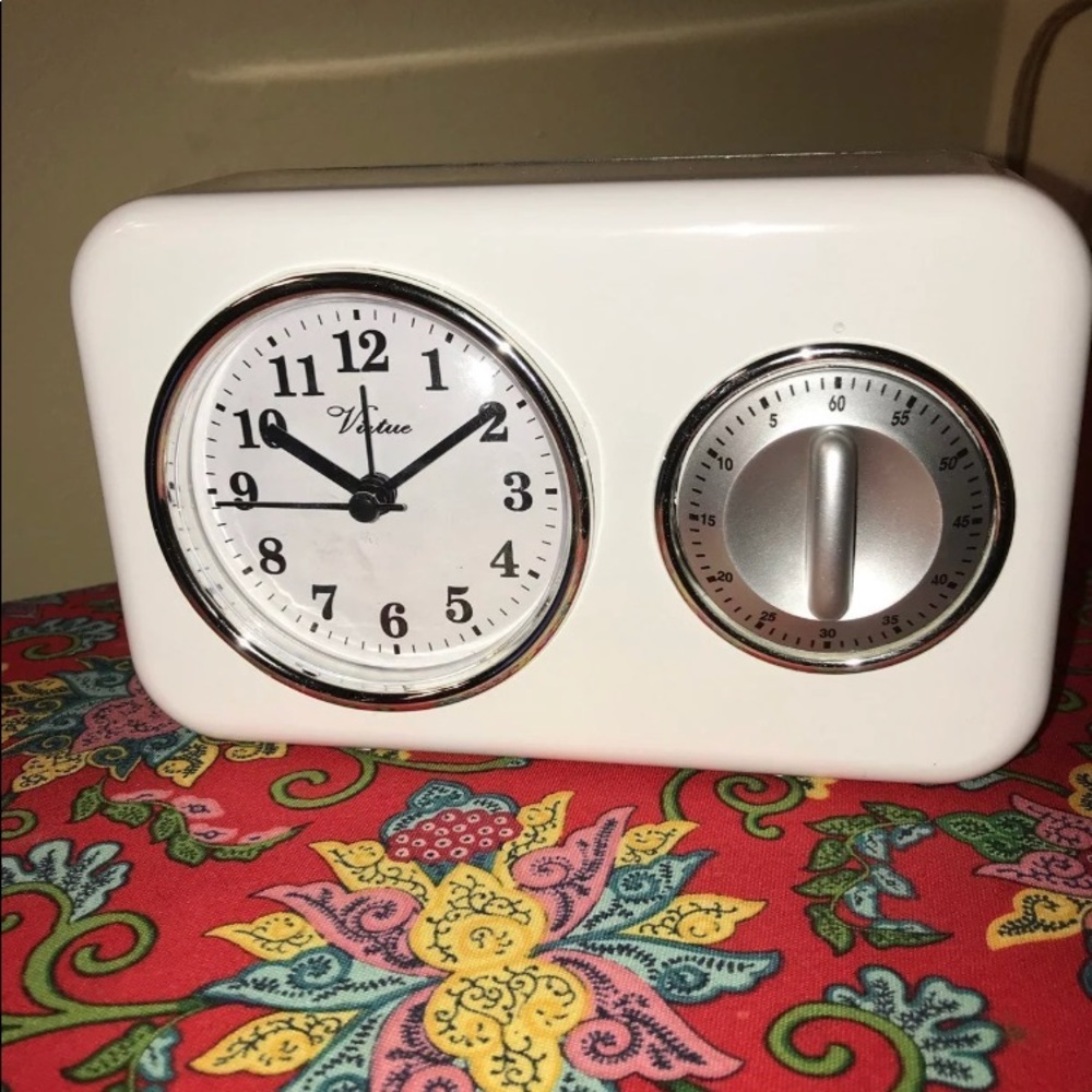 ❌❌SOLD❌❌Vintage Style Clock